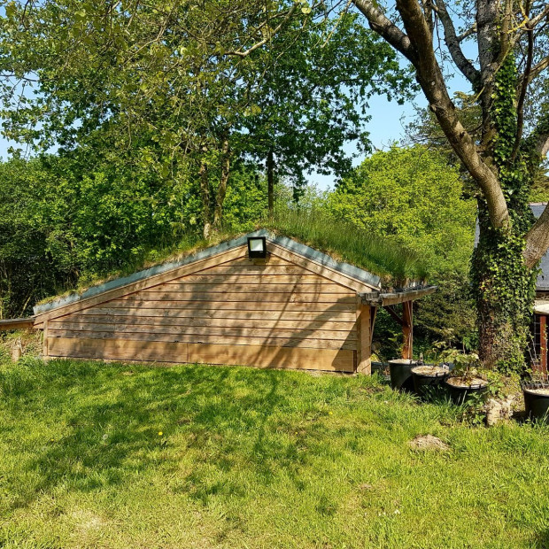 CARPORT VÉGÉTALISÉ - PLUSQUELLEC (22)